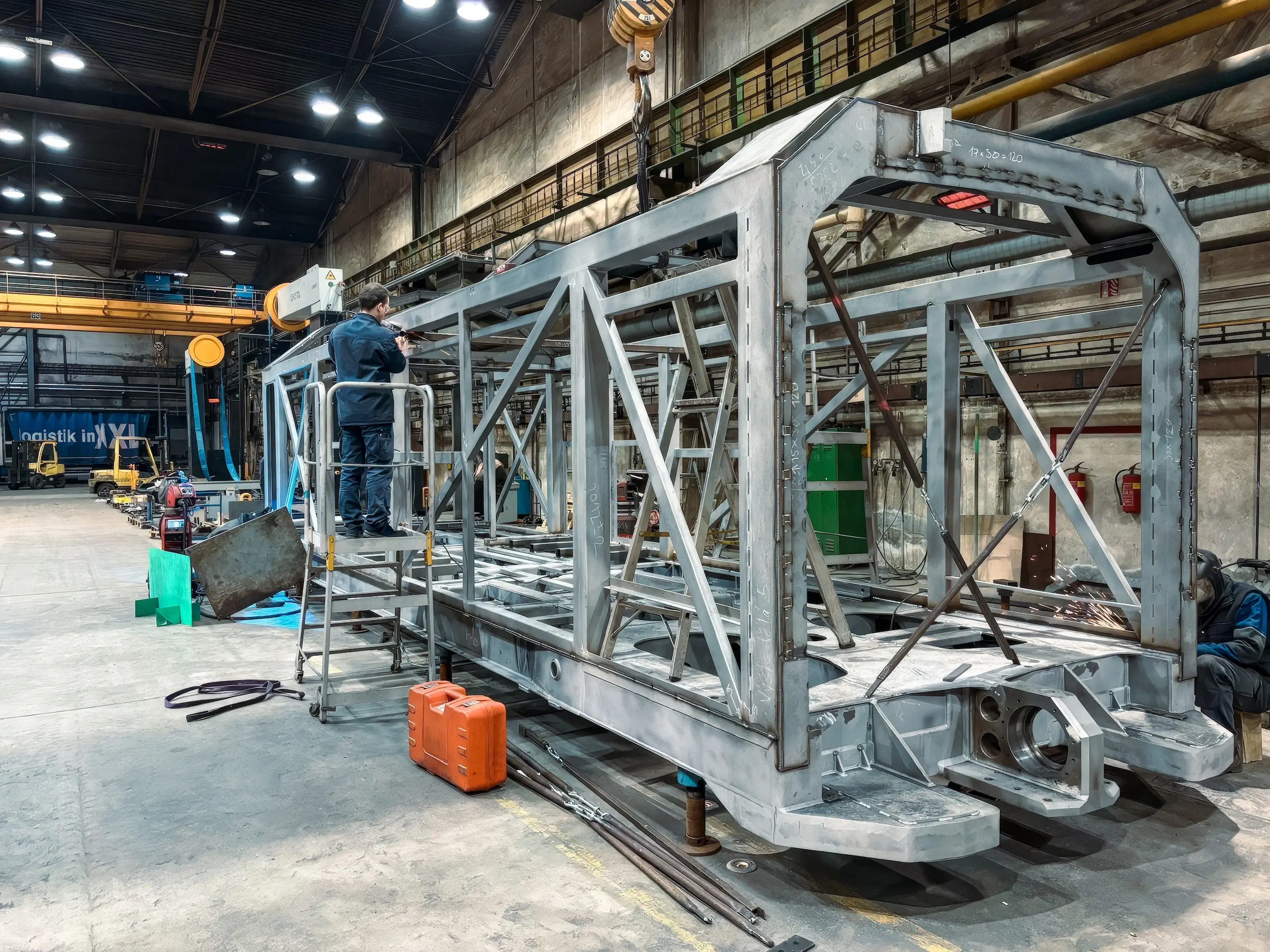 Frames and mechanical units of ground equipment